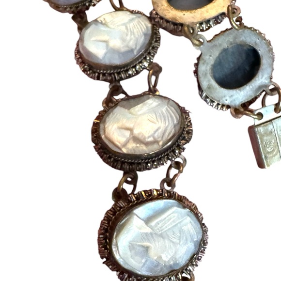 Elegant Antique carved MOP pearl multi Cameo Bracelet - Picture 6 of 8